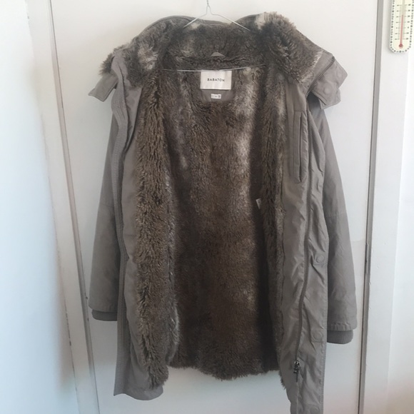 Aritzia Winter coats - Picture 5 of 10